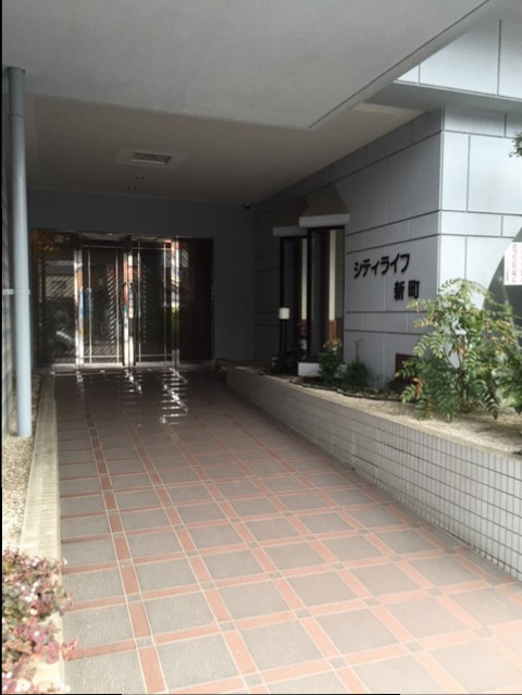 (玄関)